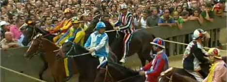 Immagine di Palio di Siena - Agosto 2009 dalla Piazza del Campo in diretta su Rai Uno - Scopri di più su Televisione